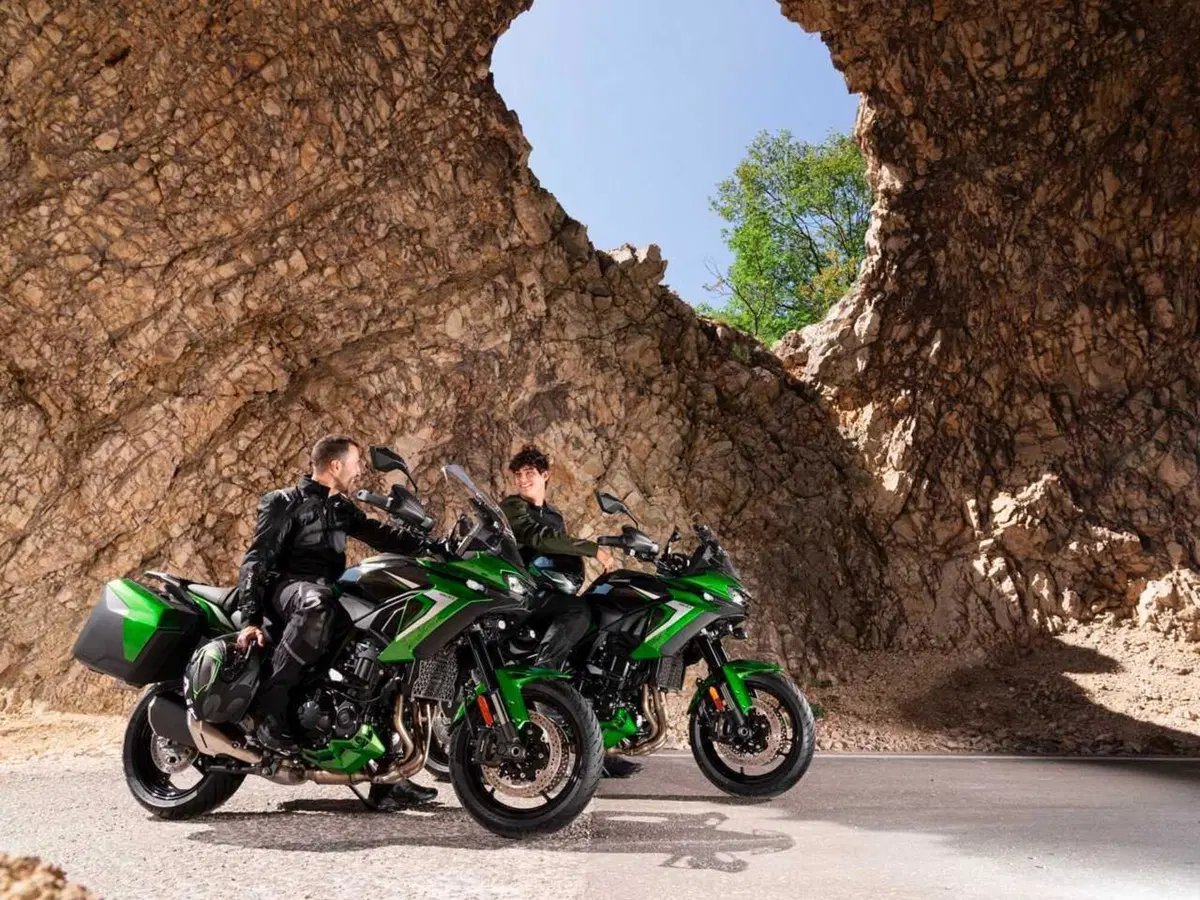 Ecco la Versys 900. Kawasaki svela tutto della nuova crossover: stile, dati tecnici e prezzo (11)