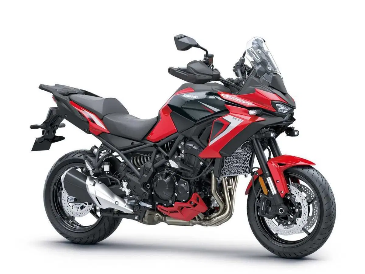 Ecco la Versys 900. Kawasaki svela tutto della nuova crossover: stile, dati tecnici e prezzo (21)