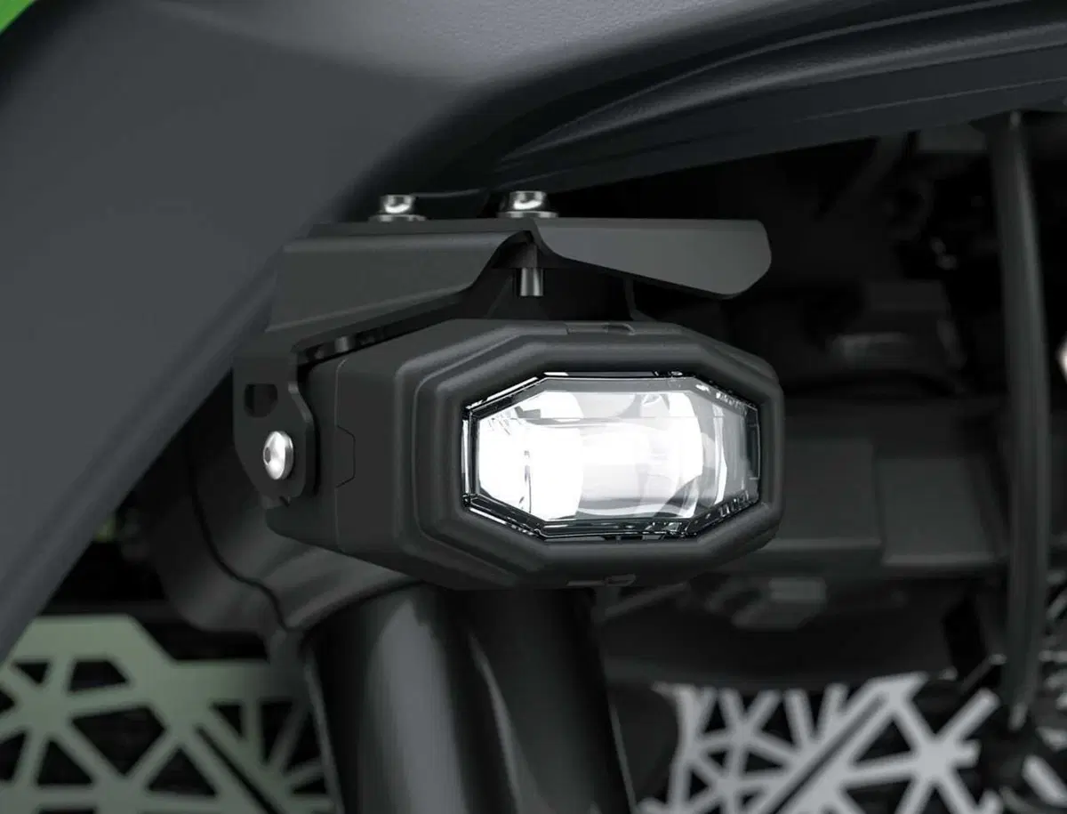 Ecco la Versys 900. Kawasaki svela tutto della nuova crossover: stile, dati tecnici e prezzo (28)
