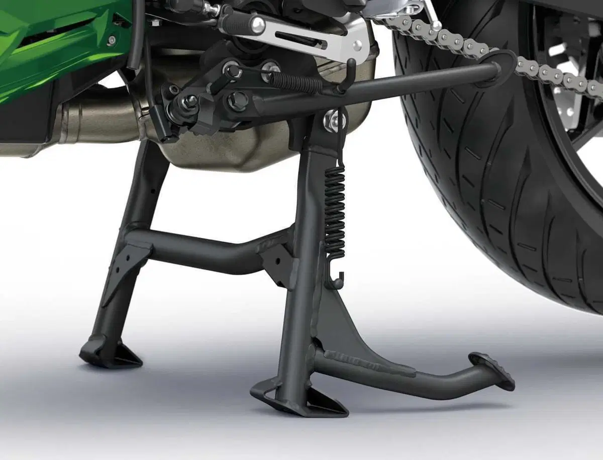 Ecco la Versys 900. Kawasaki svela tutto della nuova crossover: stile, dati tecnici e prezzo (42)