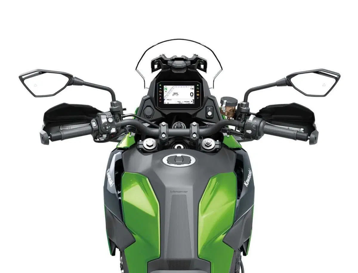 Ecco la Versys 900. Kawasaki svela tutto della nuova crossover: stile, dati tecnici e prezzo (46)