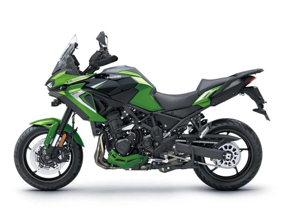 Ecco la Versys 900. Kawasaki svela tutto della nuova crossover: stile, dati tecnici e prezzo (64)
