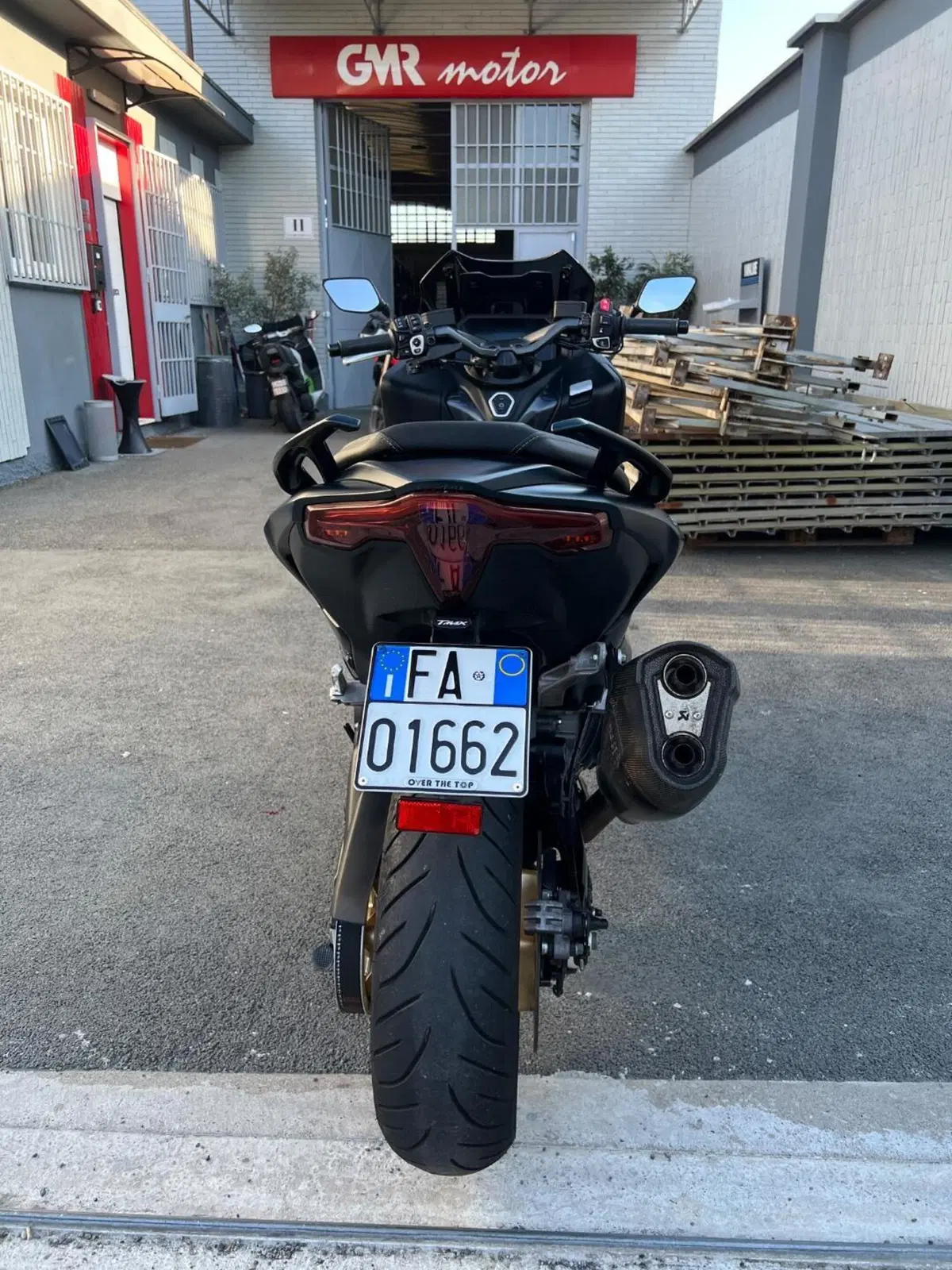 Yamaha T-Max 560 Tech Max (2022 - 24) (4)