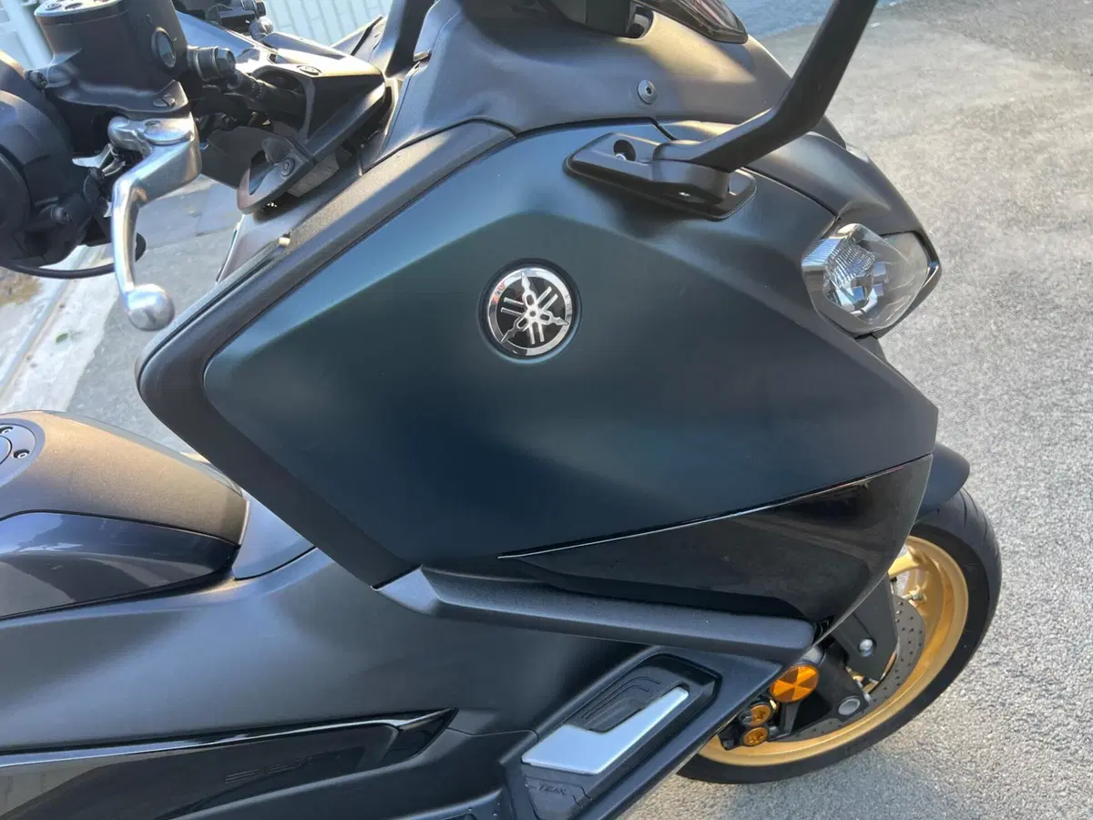 Yamaha T-Max 560 Tech Max (2022 - 24) (6)