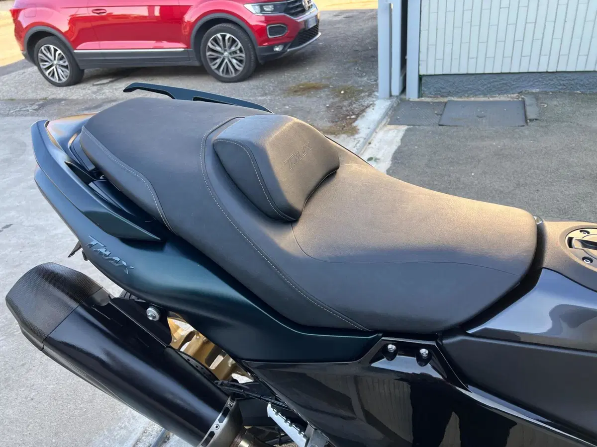 Yamaha T-Max 560 Tech Max (2022 - 24) (14)