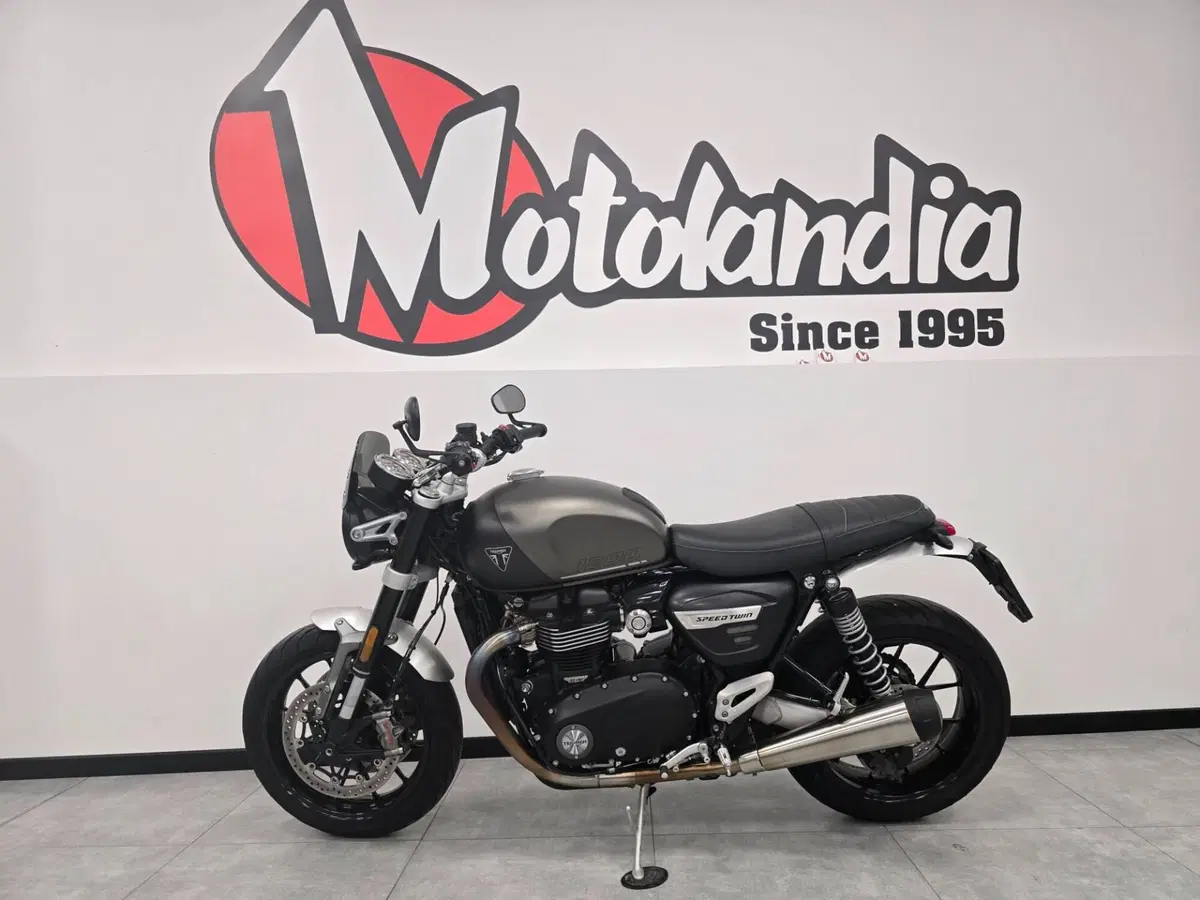 Triumph Speed Twin 1200 (2021 - 24) (2)