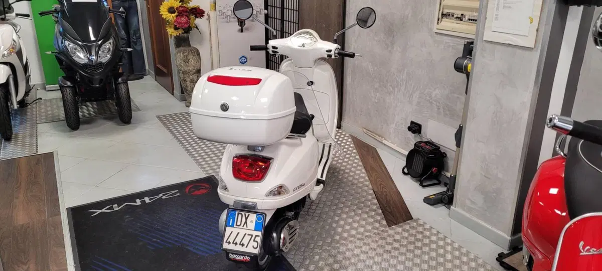 Vespa LX 125 i.e. (2009 - 12) (2)