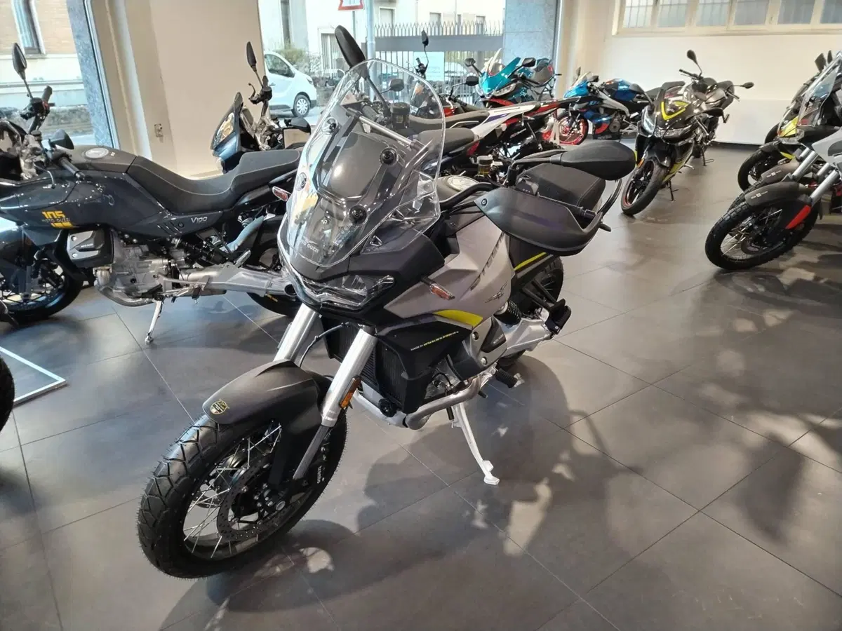 Moto Guzzi Stelvio (2024 - 26) (3)