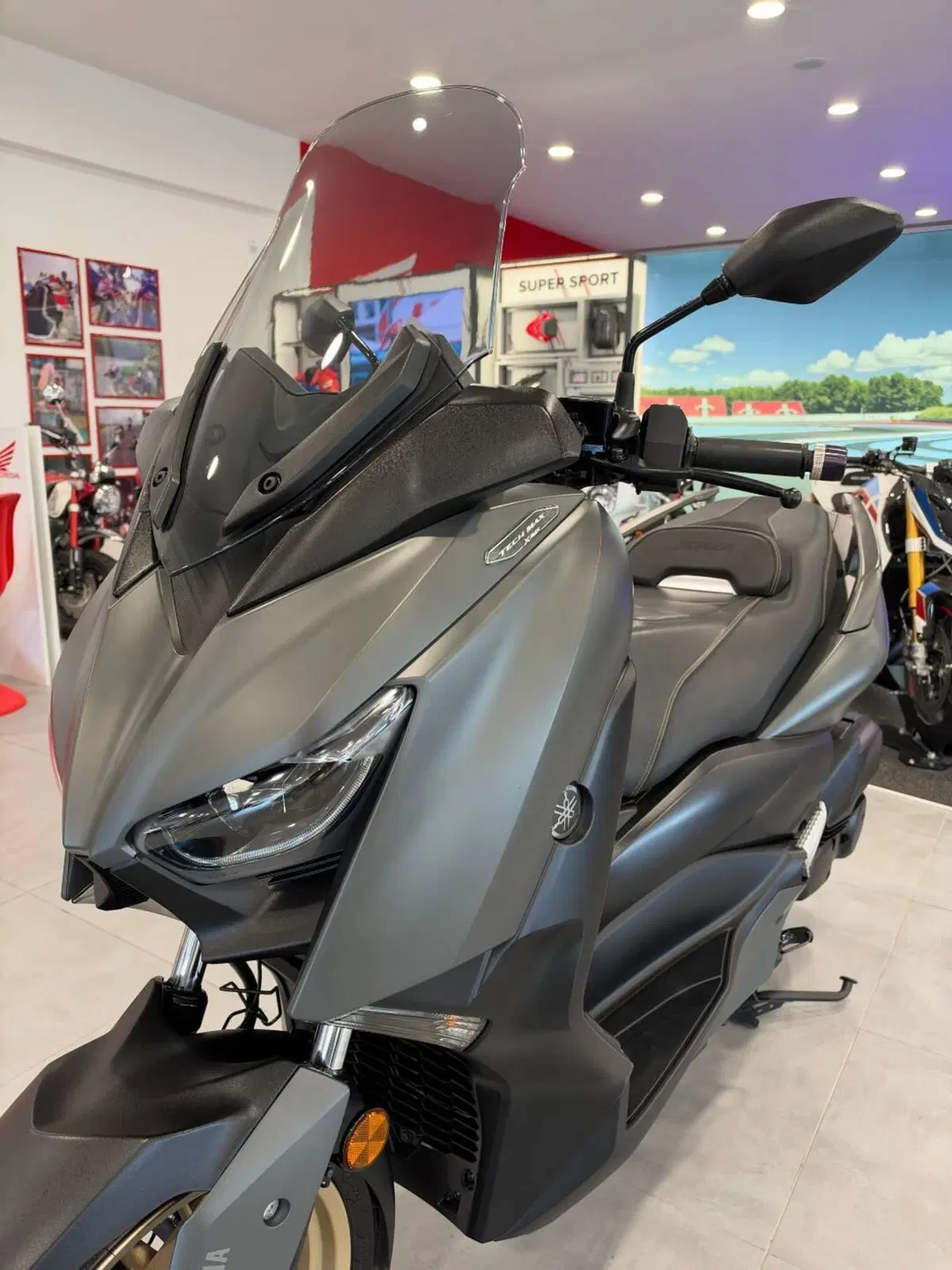 Yamaha X-Max 125 Tech Max (2021 - 24) (2)
