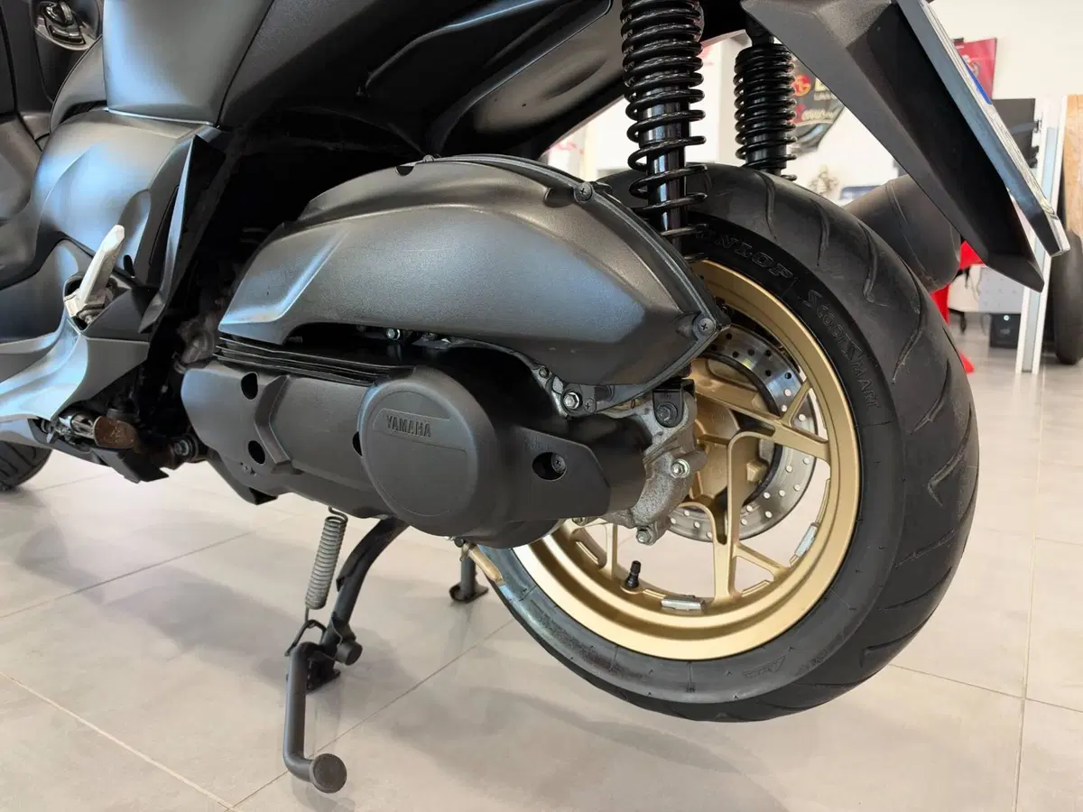 Yamaha X-Max 125 Tech Max (2021 - 24) (12)