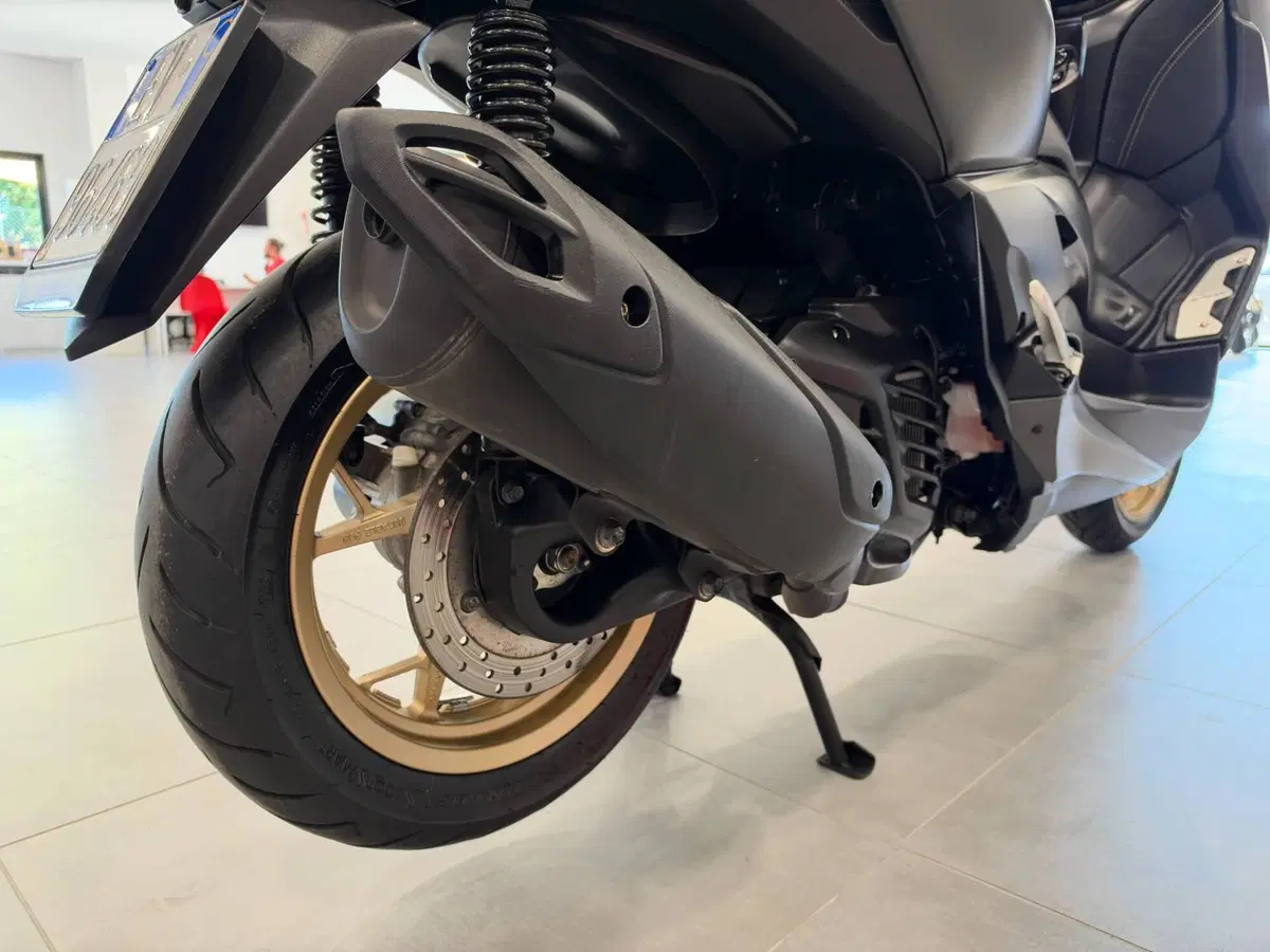 Yamaha X-Max 125 Tech Max (2021 - 24) (13)