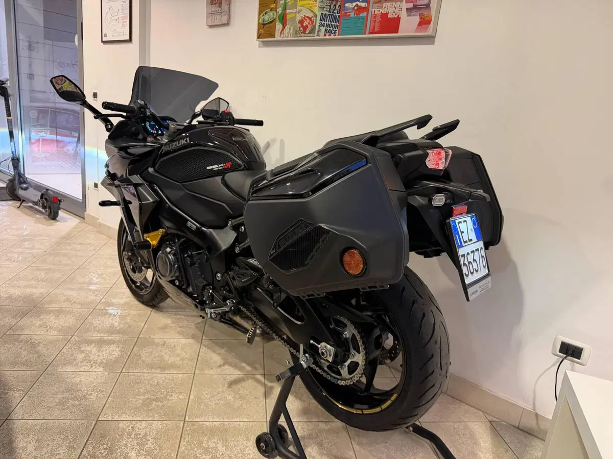 Suzuki GSX-S1000GT (2022 - 24) (2)