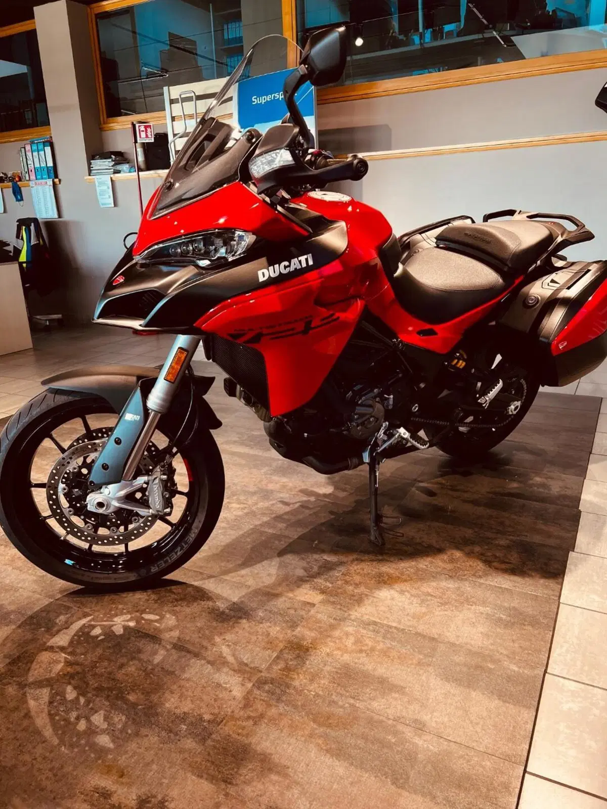 Ducati Multistrada V2 S (2022 - 24) (3)