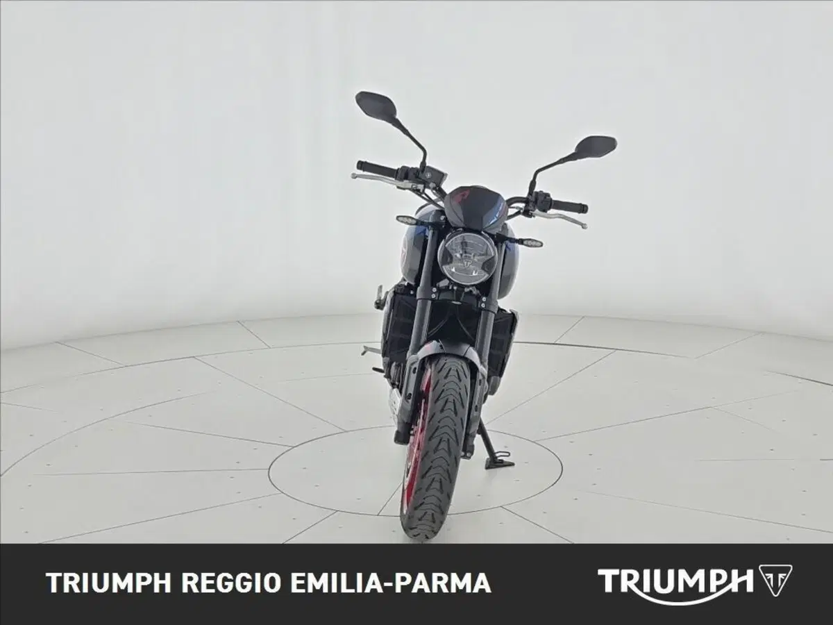 Triumph Trident 660 Triple Tribute Edition (2025 - 26) (5)