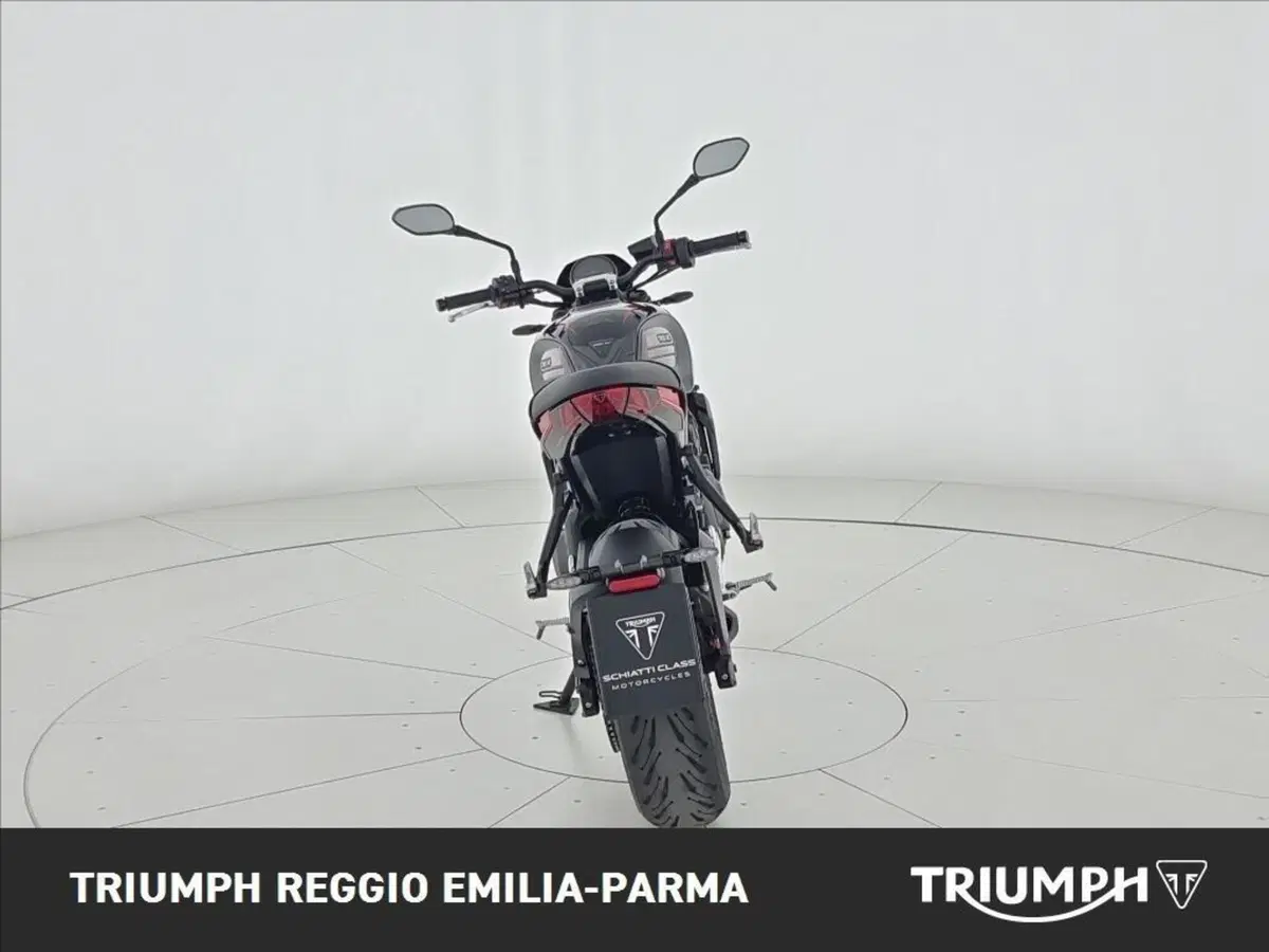 Triumph Trident 660 Triple Tribute Edition (2025 - 26) (2)