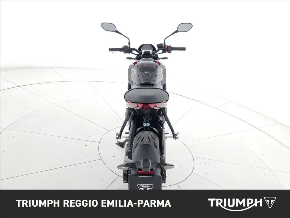 Triumph Trident 660 Triple Tribute Edition (2025 - 26) (14)