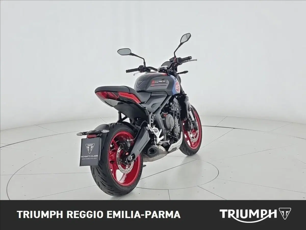Triumph Trident 660 Triple Tribute Edition (2025 - 26) (3)