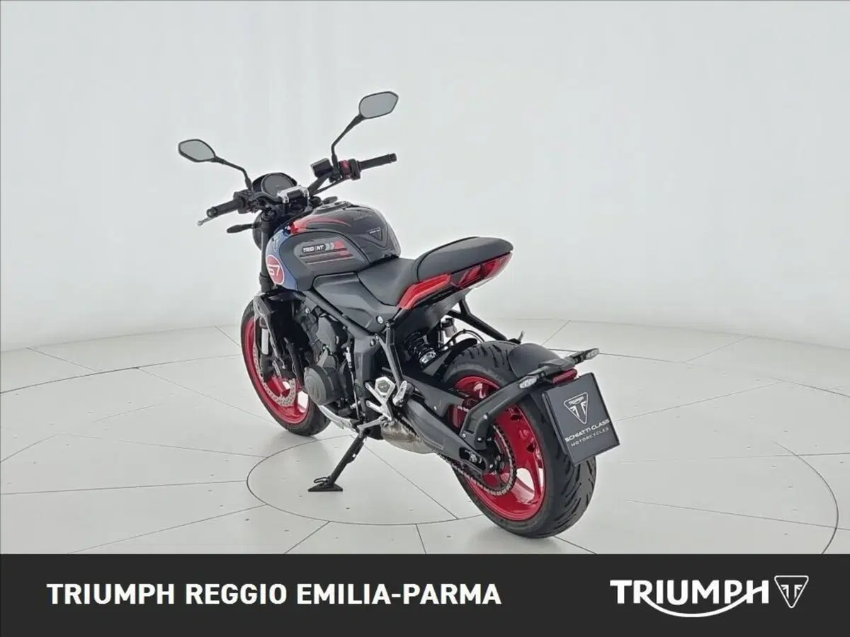 Triumph Trident 660 Triple Tribute Edition (2025 - 26) (8)