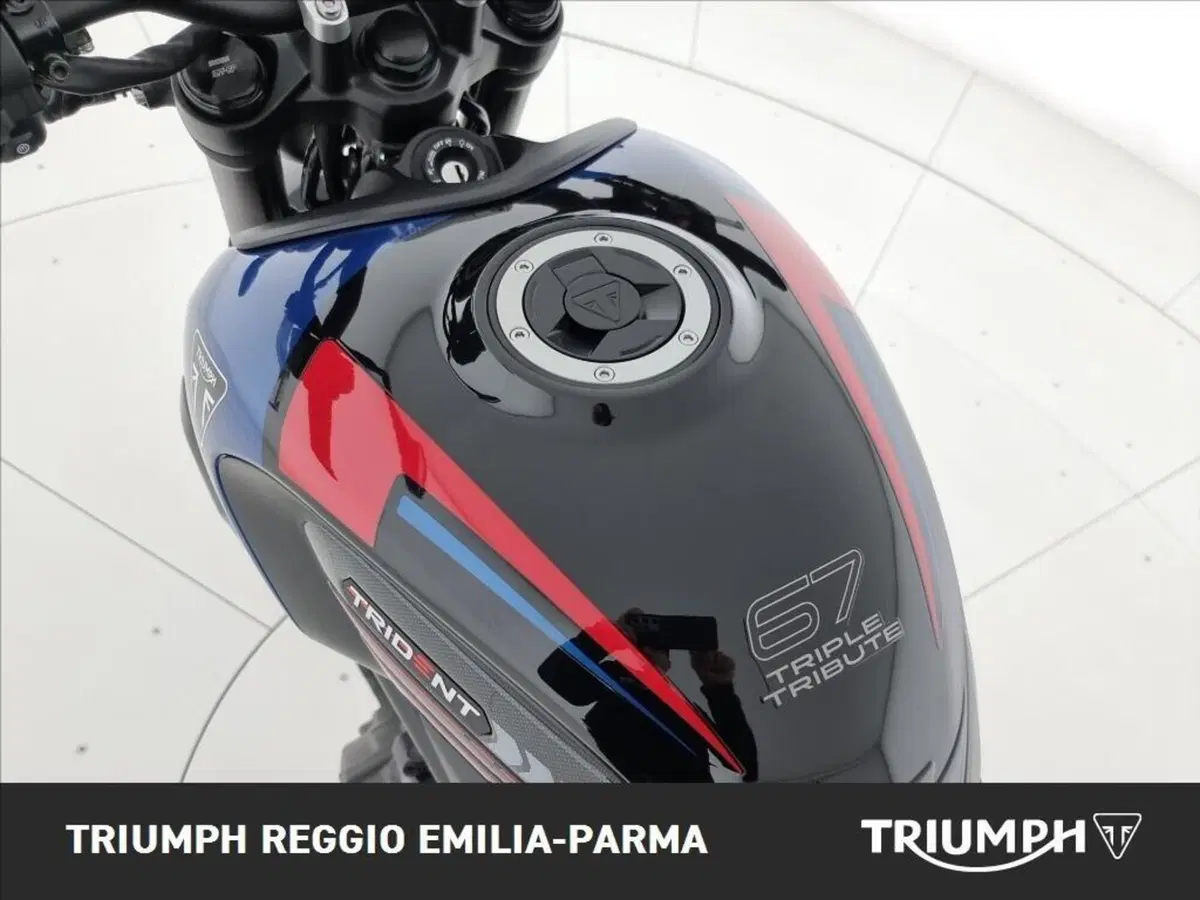 Triumph Trident 660 Triple Tribute Edition (2025 - 26) (12)