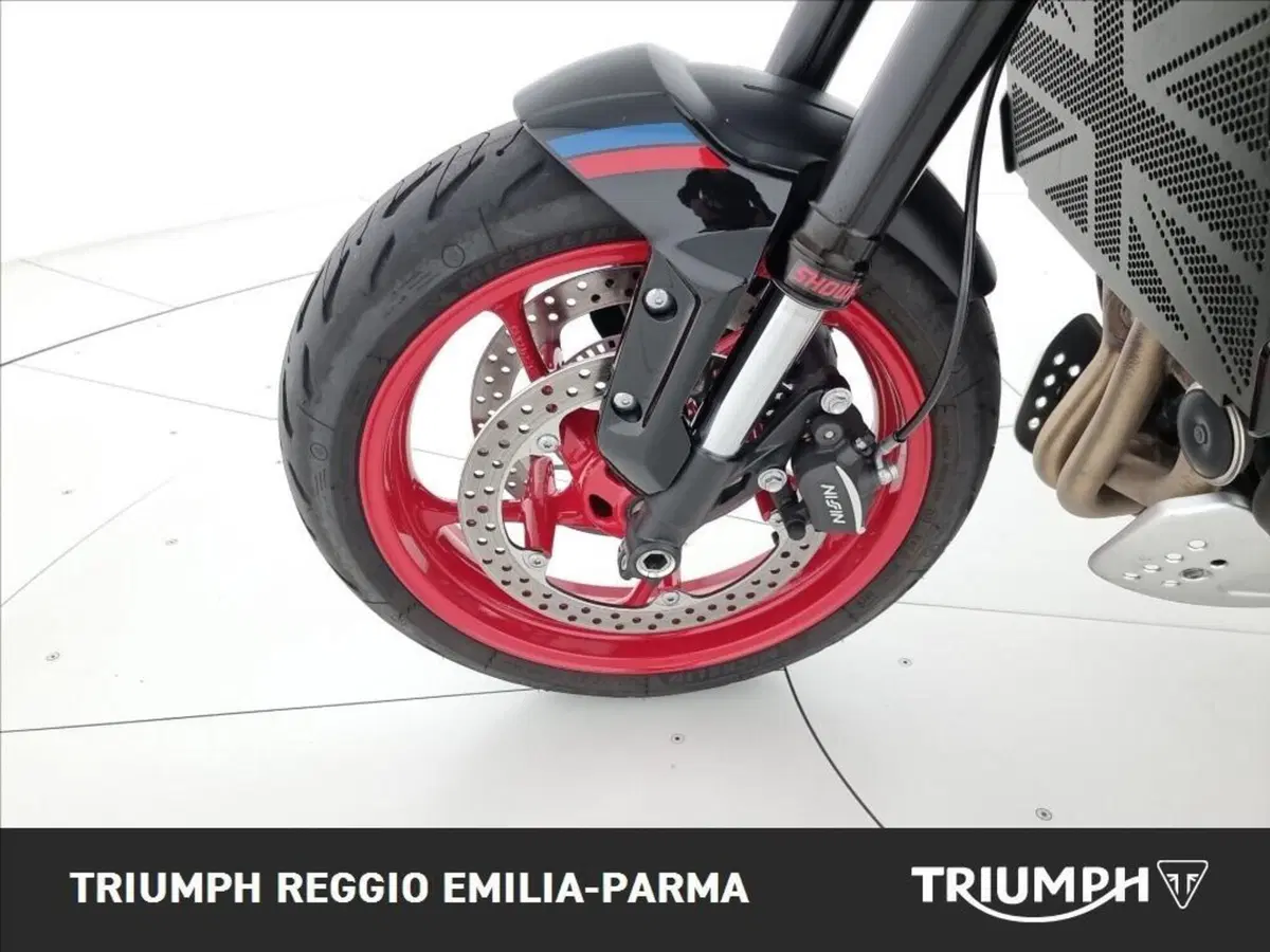 Triumph Trident 660 Triple Tribute Edition (2025 - 26) (22)