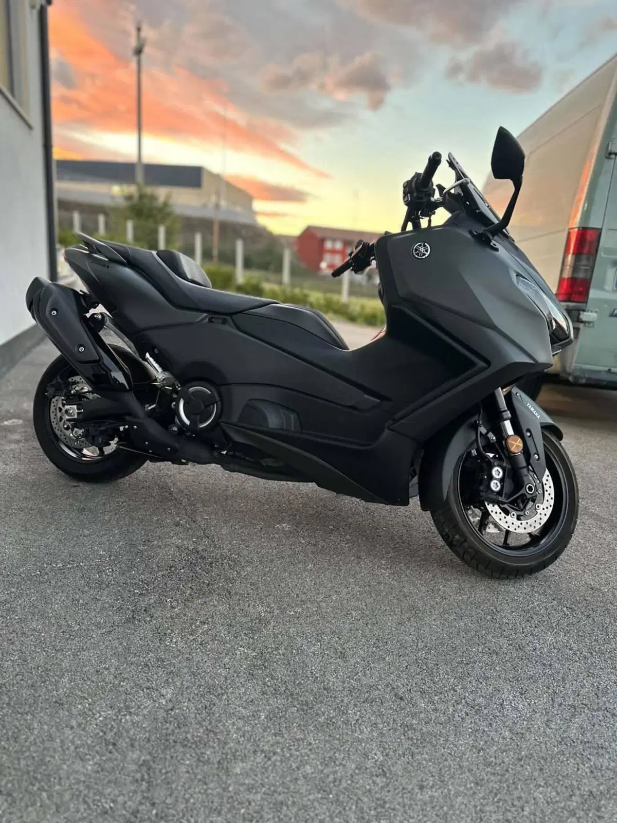 Yamaha T-Max 560 (2025 - 26) (4)