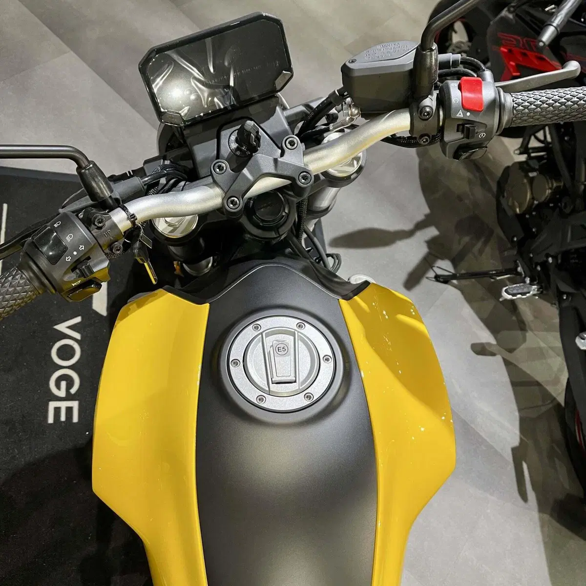 Voge Trofeo 350AC (2022 - 26) (5)