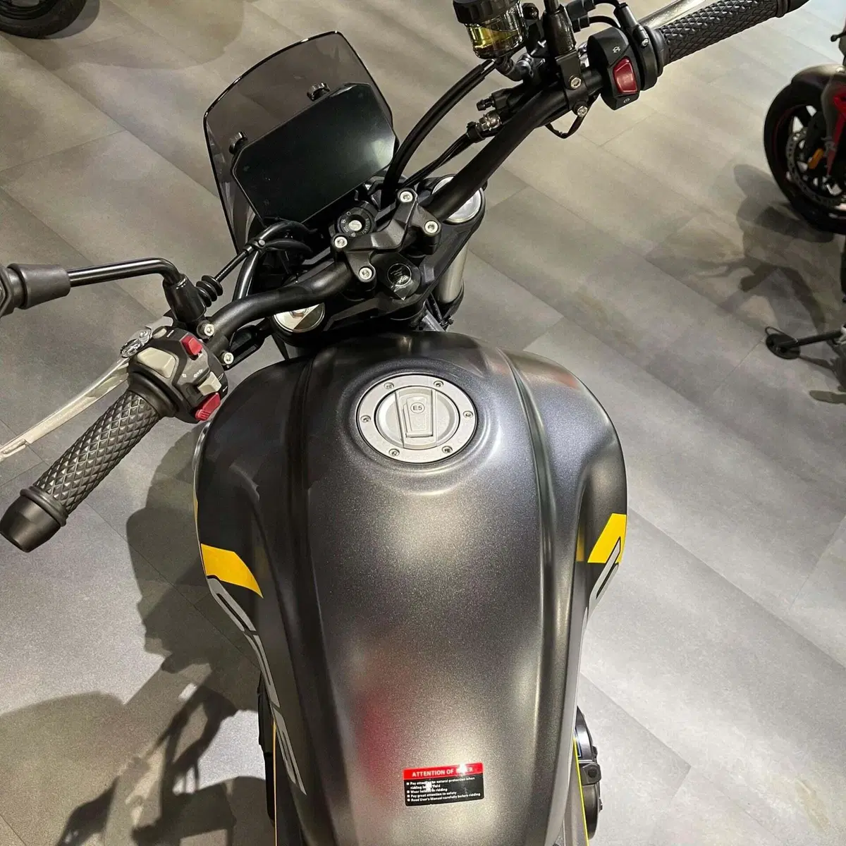 Voge Trofeo 525ACX Scrambler (2023 - 26) (5)
