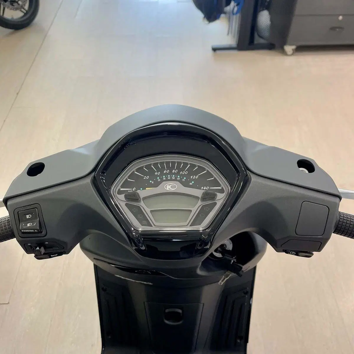 Kymco Like 125 Sport (2021 - 25) (5)
