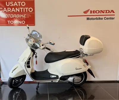 Vespa GTS 300 (2023 - 24) usata