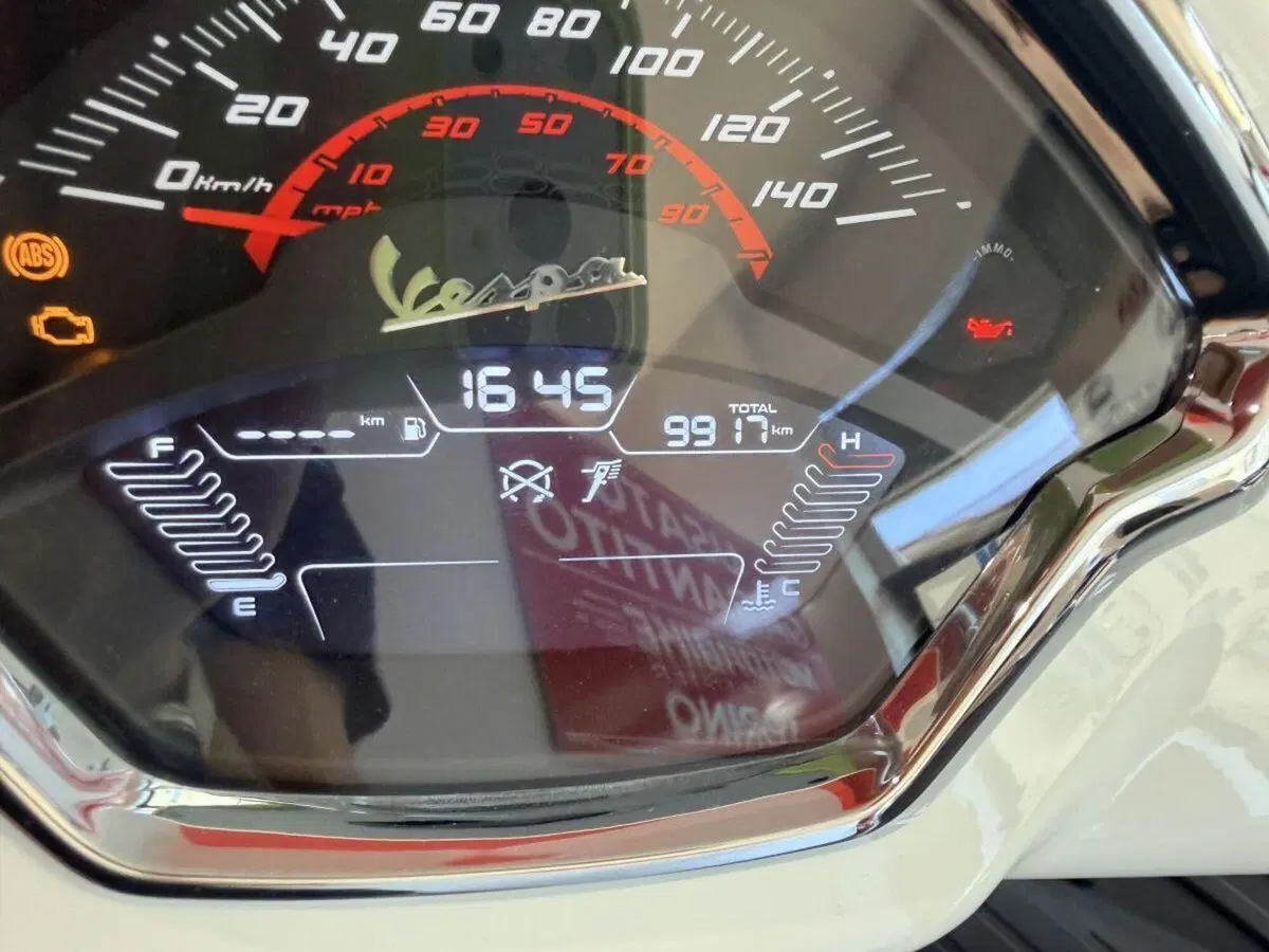 Vespa GTS 300 (2023 - 24) (3)
