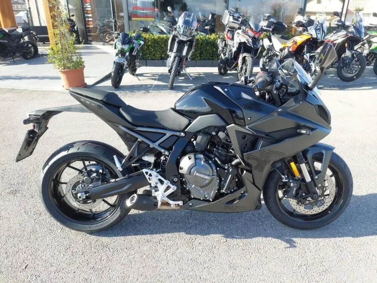 Suzuki GSX-8R (2024 - 26) (2)