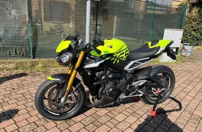 Triumph Street Triple 765 Moto2 Edition (2023 - 24) usata