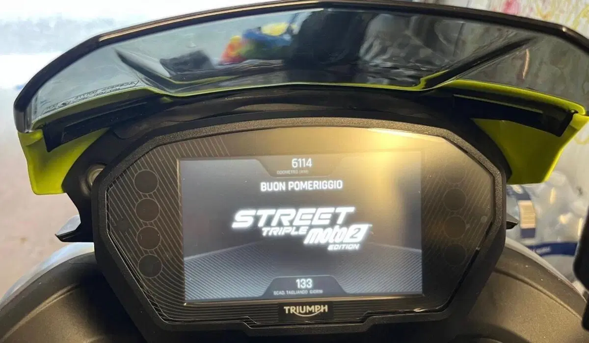 Triumph Street Triple 765 Moto2 Edition (2023 - 24) (3)