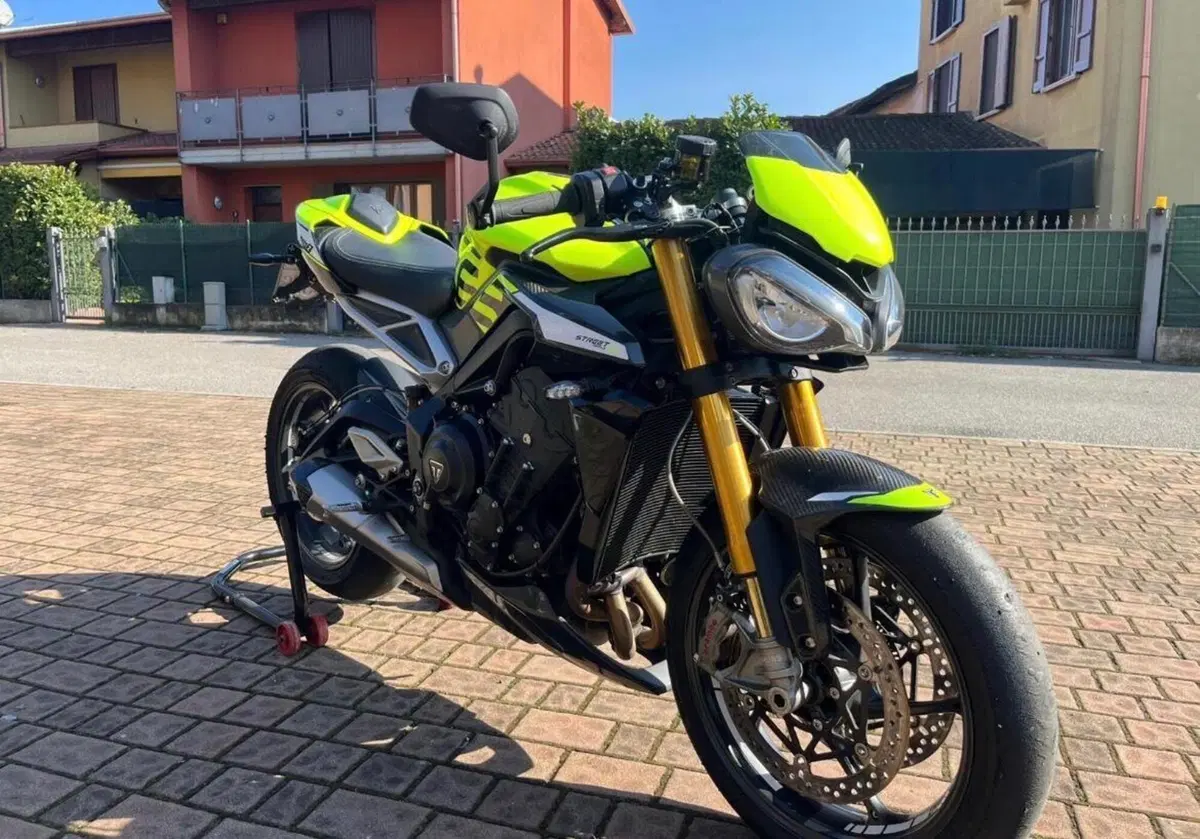 Triumph Street Triple 765 Moto2 Edition (2023 - 24) (4)