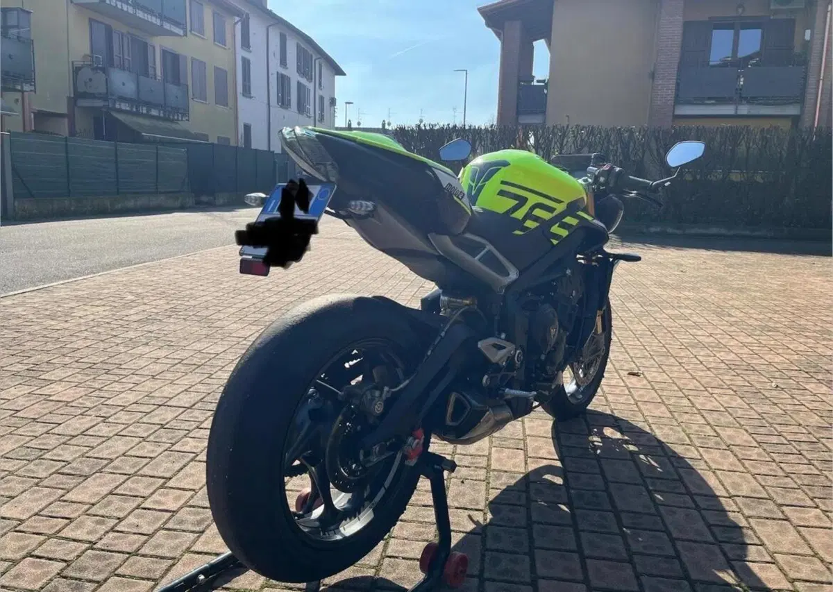 Triumph Street Triple 765 Moto2 Edition (2023 - 24) (8)