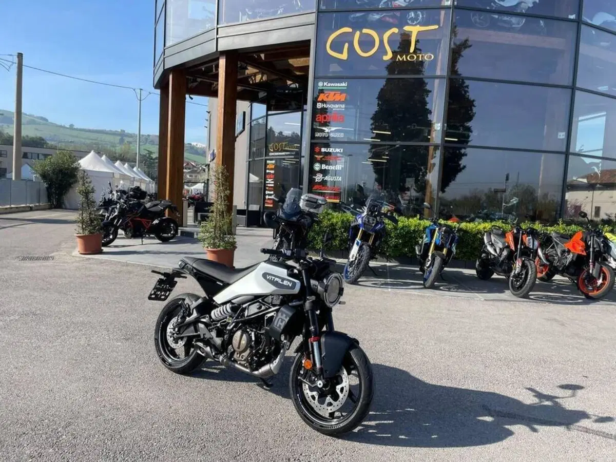 Husqvarna Svartpilen 125 (2024 - 26) (2)