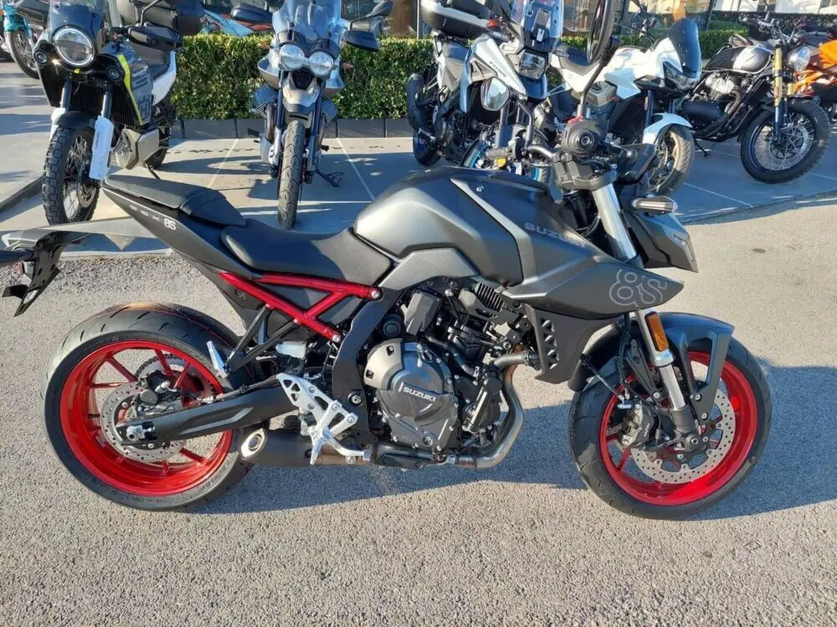 Suzuki GSX-8S (2025 - 26) (2)