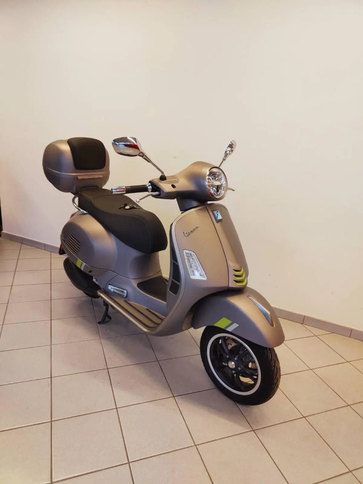 Vespa GTS 300 Super Tech (2023 - 24) (4)