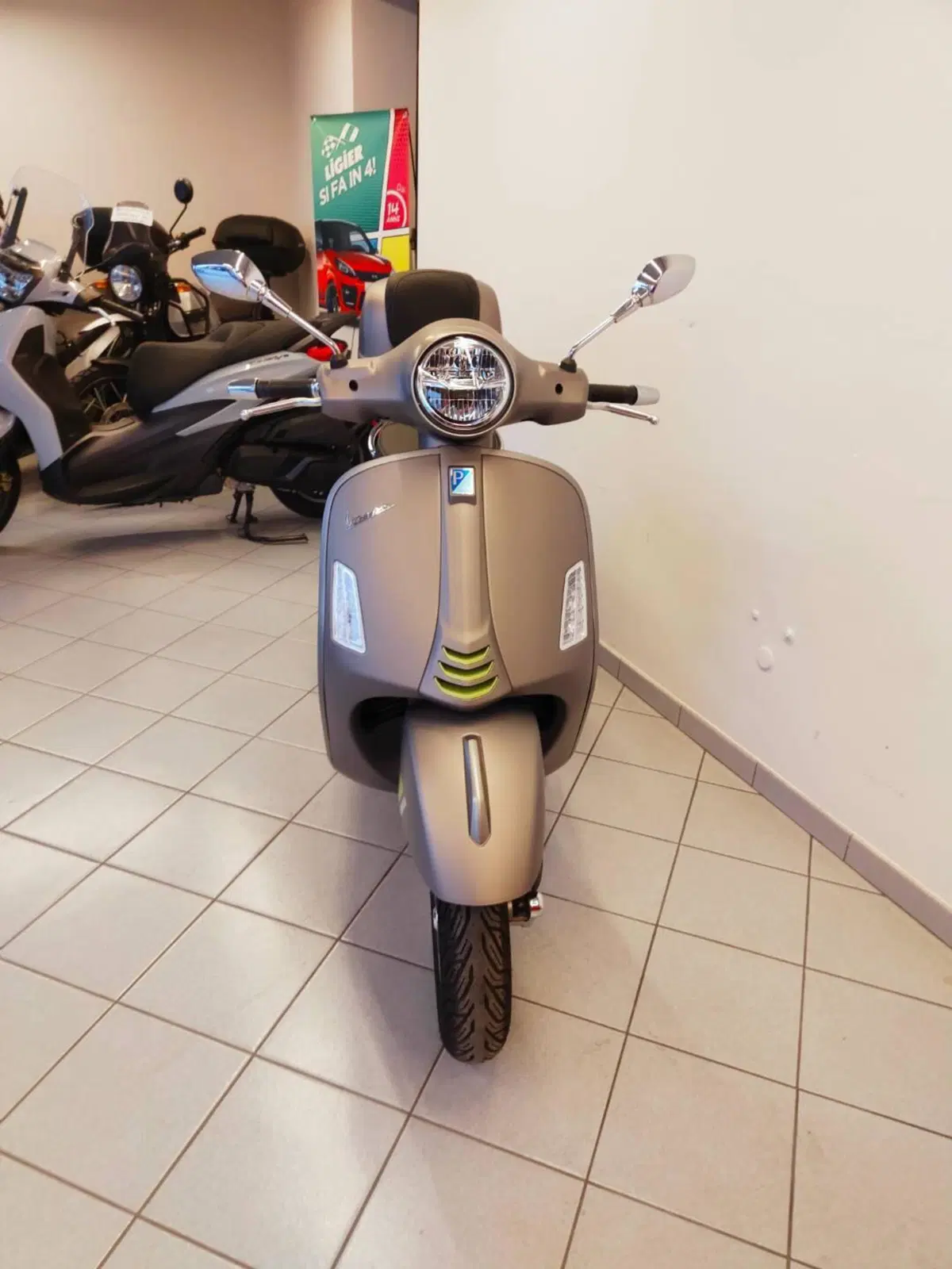 Vespa GTS 300 Super Tech (2023 - 24) (7)