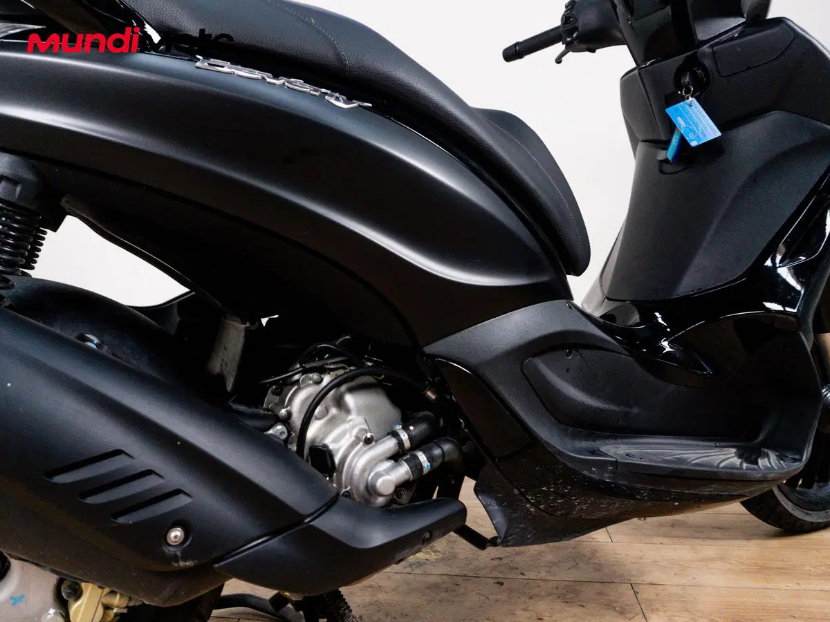 Piaggio Beverly 300 ABS-ASR (2021 - 25) (4)