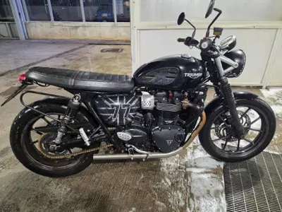 Triumph Street Twin 900 (2017 - 18) usata
