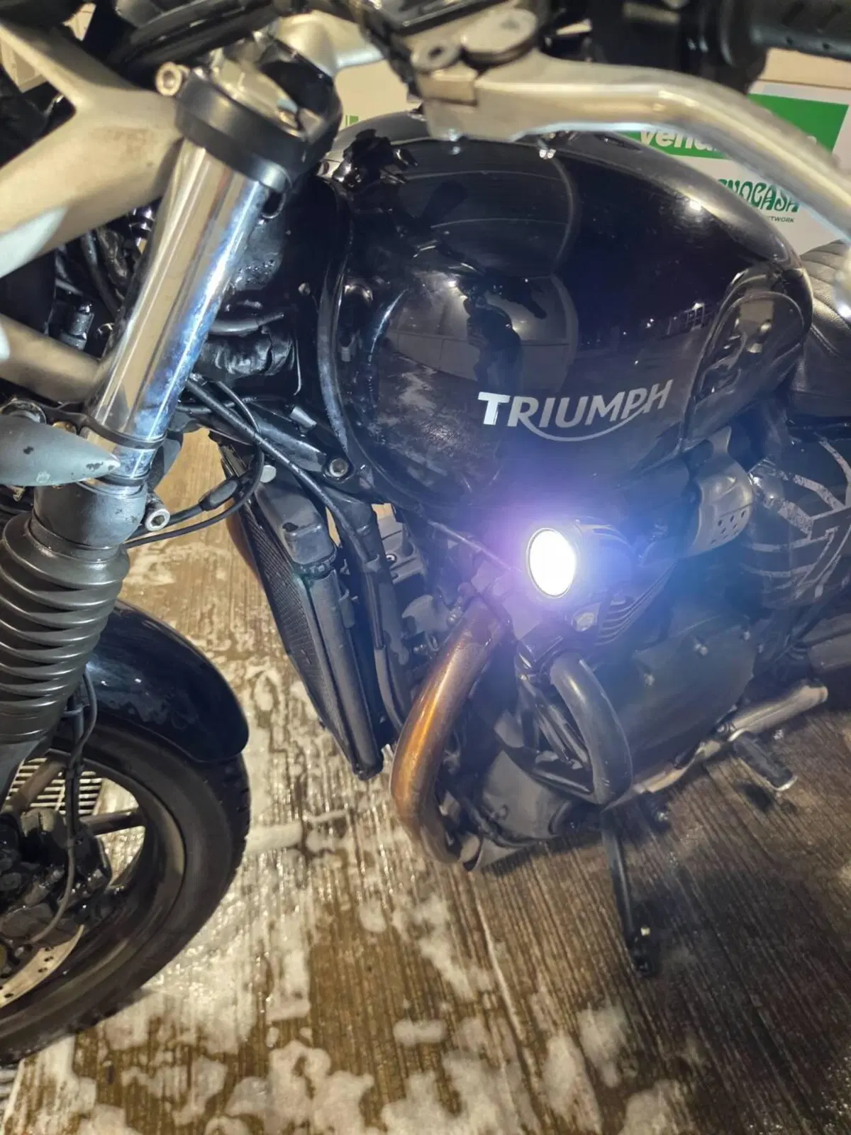 Triumph Street Twin 900 (2017 - 18) (12)