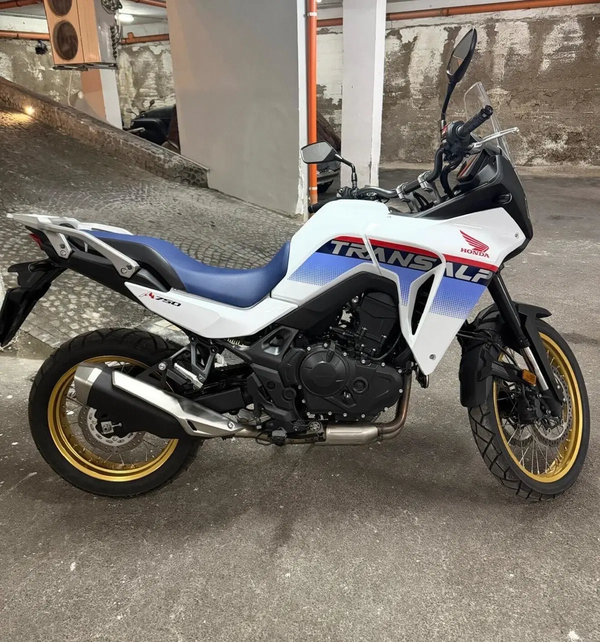 Honda Transalp XL750 (2025) (3)
