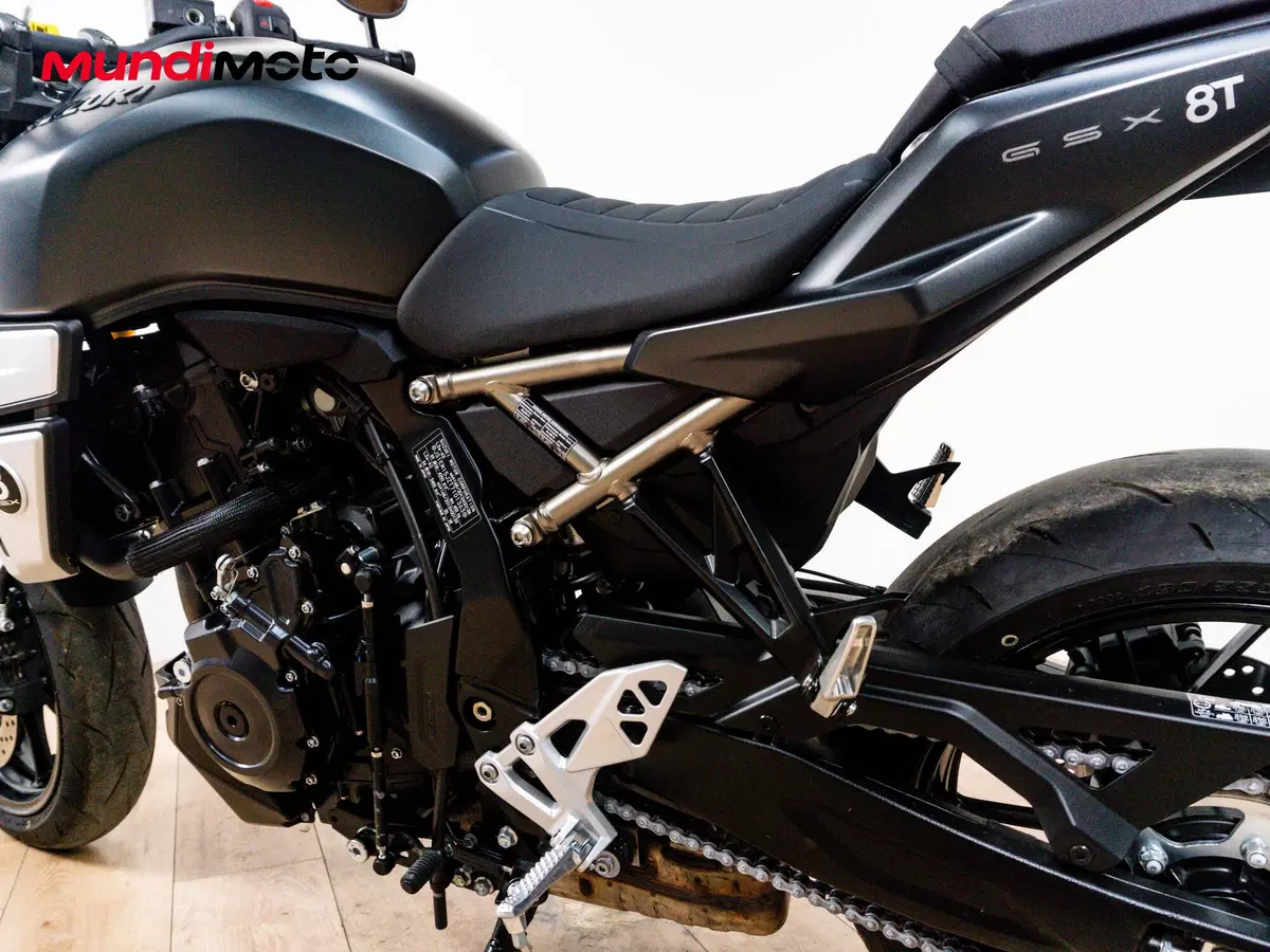 Suzuki GSX-8T (2025 - 26) (10)