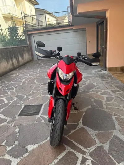Ducati Hypermotard 950 (2022 - 25) usata