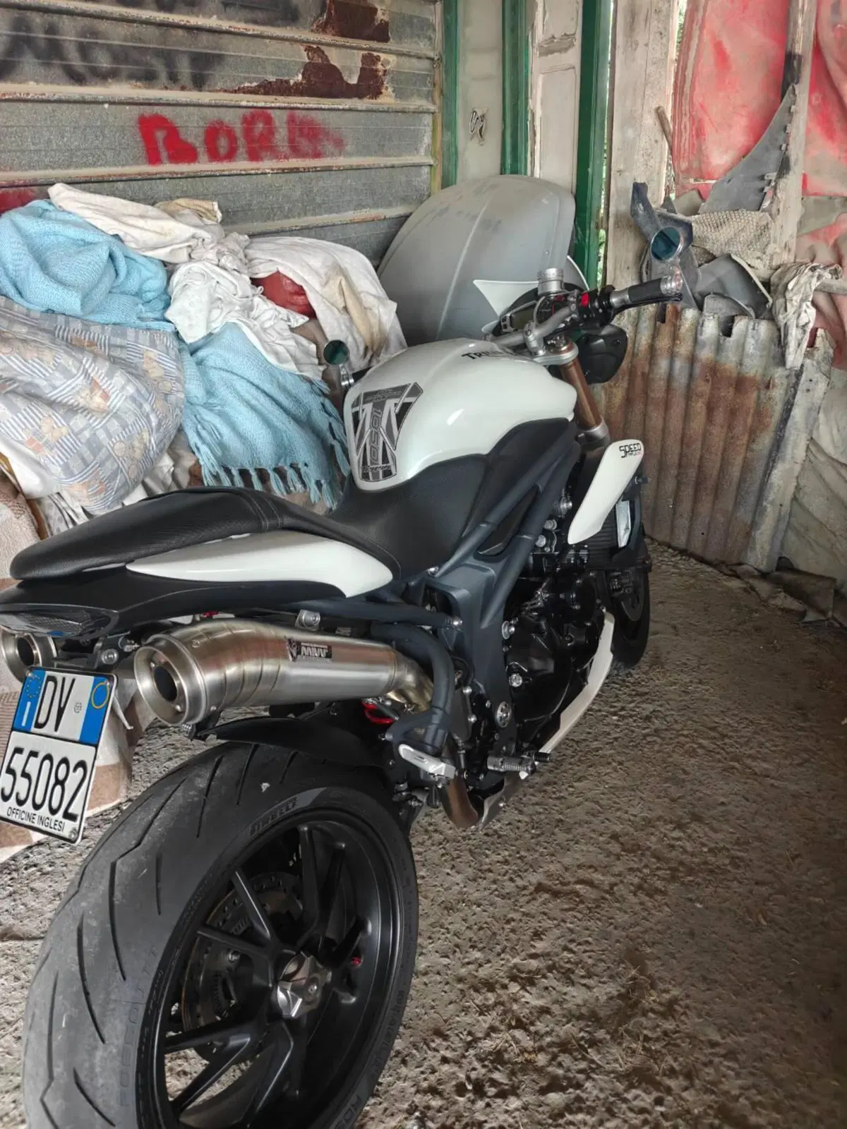 Triumph Speed Triple 1050 ABS (2011 - 15) (4)