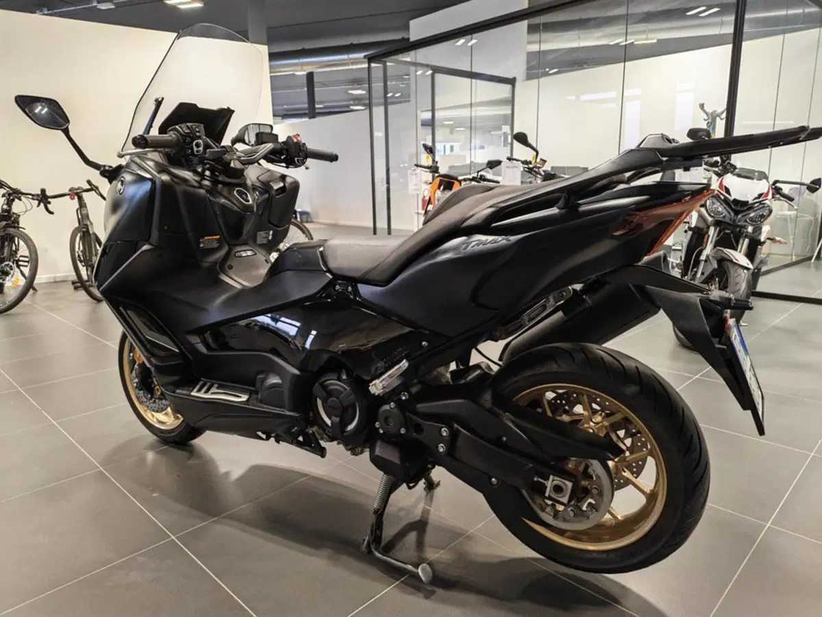 Yamaha T-Max 560 Tech Max (2022 - 24) (6)