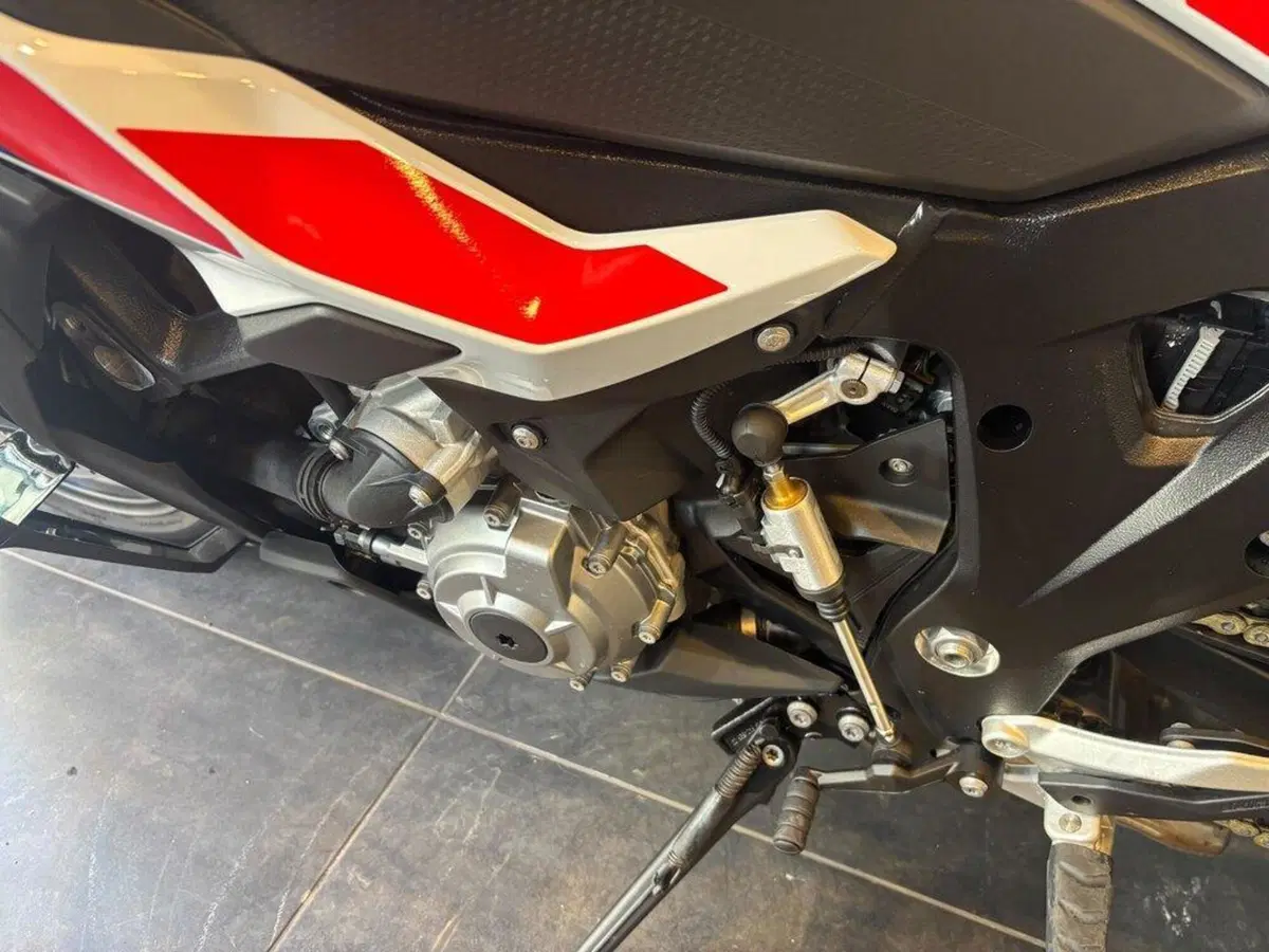 Bmw M 1000 XR (2024 - 27) (13)