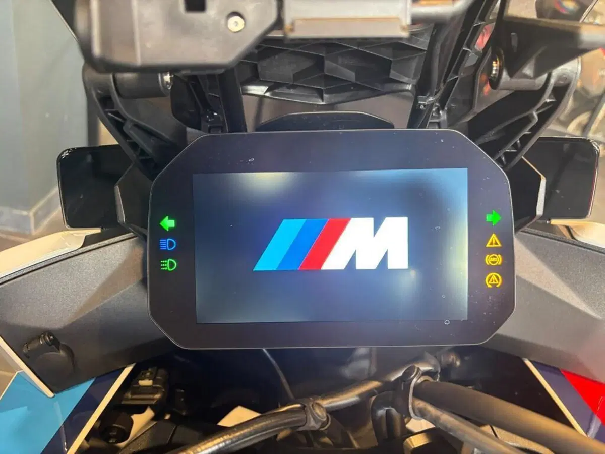 Bmw M 1000 XR (2024 - 27) (8)