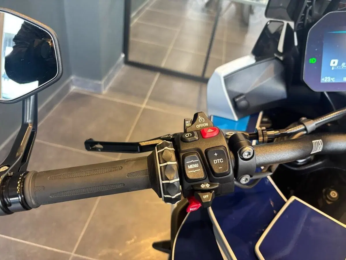 Bmw M 1000 XR (2024 - 27) (6)
